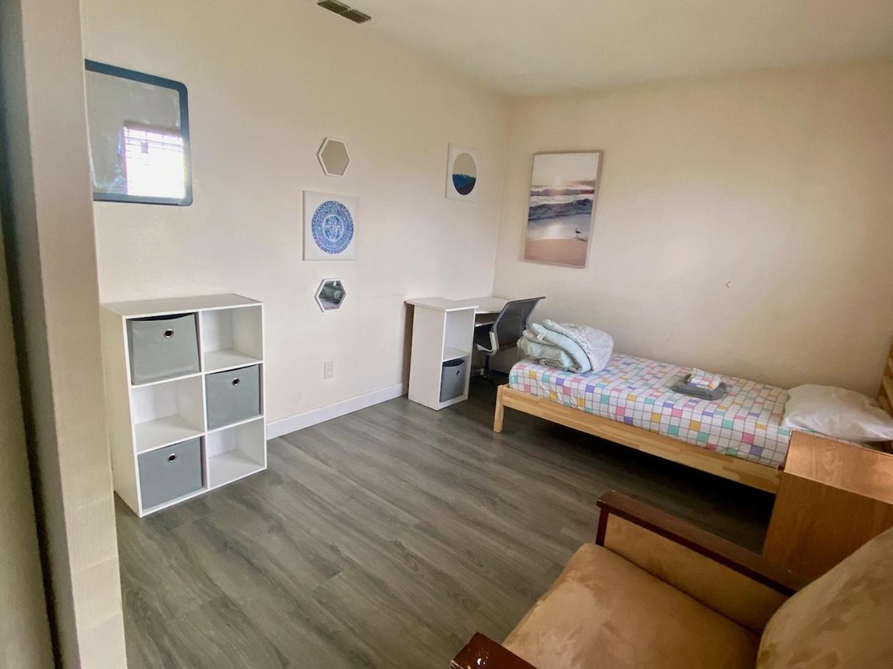 Hostel Whole Family - Wolfgram Elk Grove Exteriér fotografie