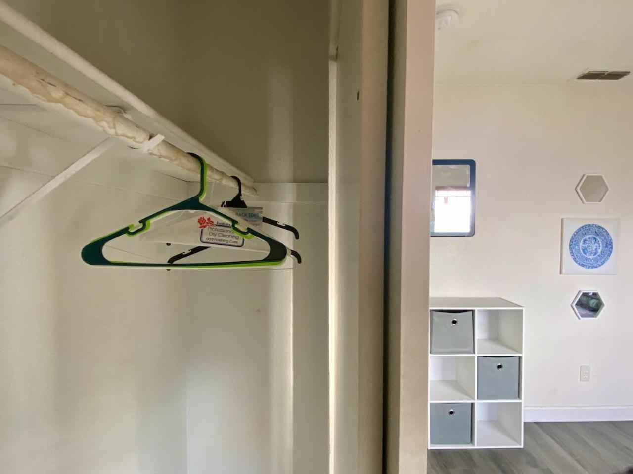 Hostel Whole Family - Wolfgram Elk Grove Exteriér fotografie