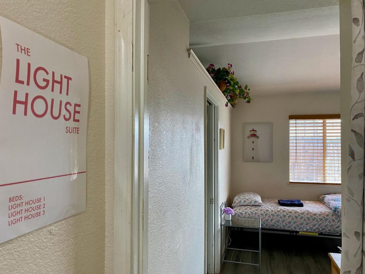 Hostel Whole Family - Wolfgram Elk Grove Pokoj fotografie