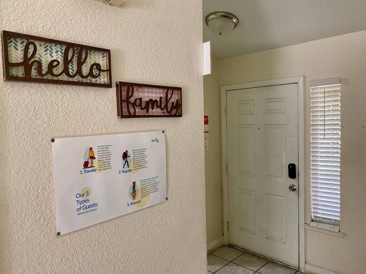 Hostel Whole Family - Wolfgram Elk Grove Exteriér fotografie